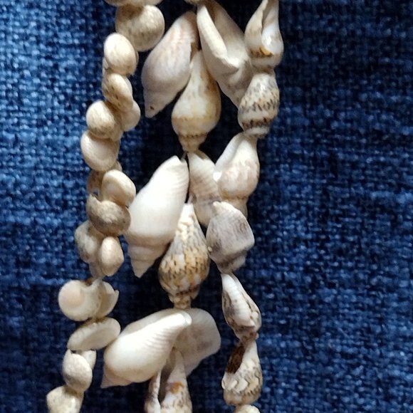 Set of 3 Shell Necklaces  Z4 - Picture 5 of 5